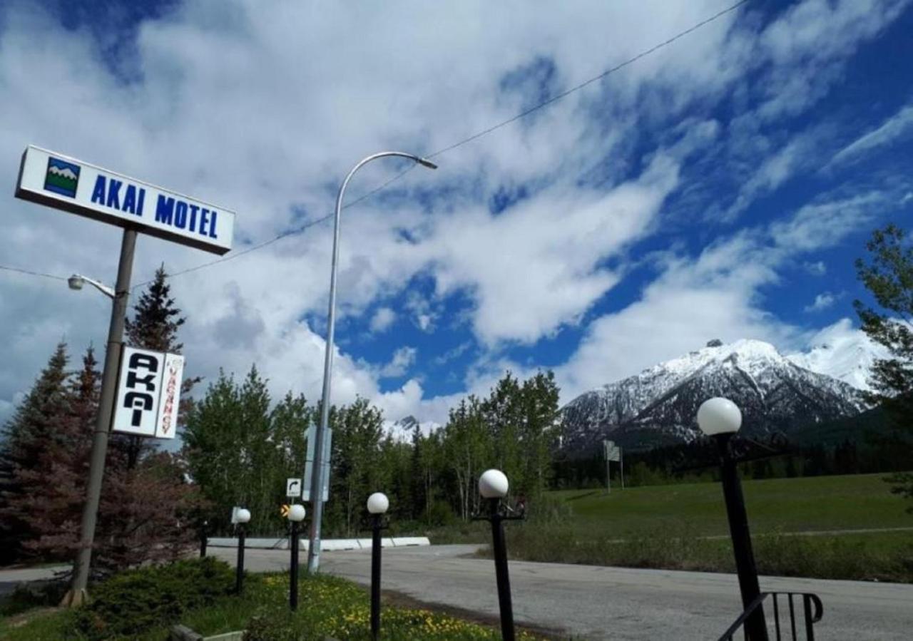 Akai Motel Canmore Bagian luar foto